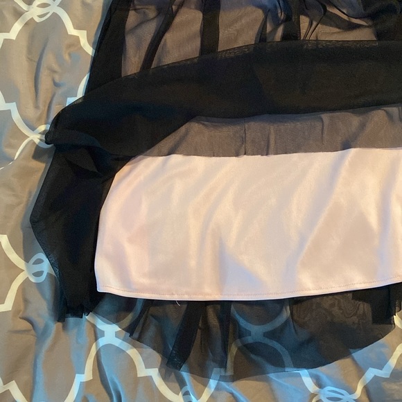 Gorgeous Le Château dress - size 8 - Picture 4 of 5